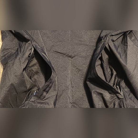 Mens Lululemon All The Range Long Sleeve. Black. Size Small. EUC - Picture 5 of 7